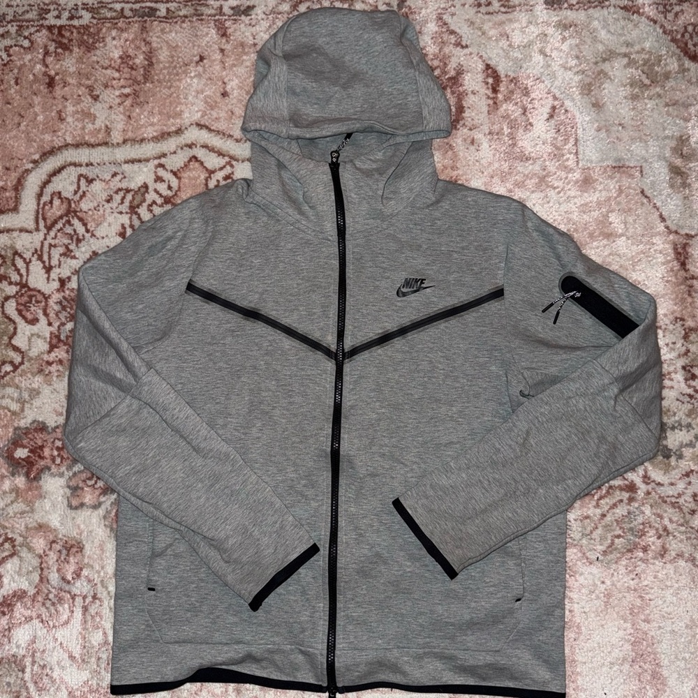 Grey Nike tech jacket